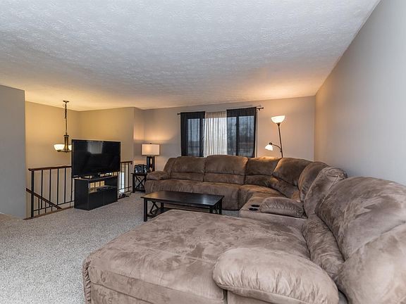 3rd image of 11242 Logenberry Cir