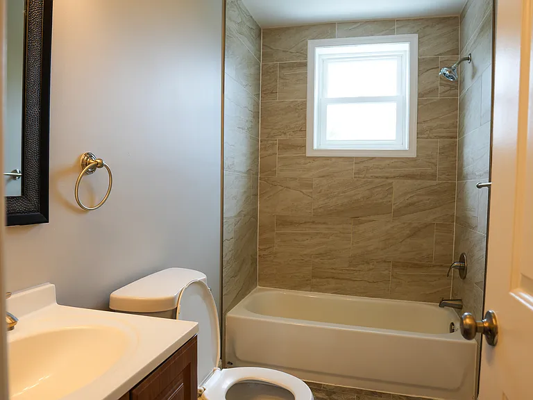 22 N Abington Ave — Photo 11