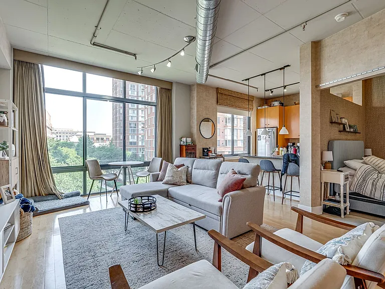 520 John Carlyle St #304 — Photo 4