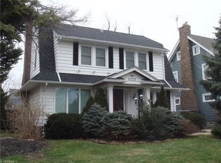 1221 Arlington Rd, Lakewood, OH