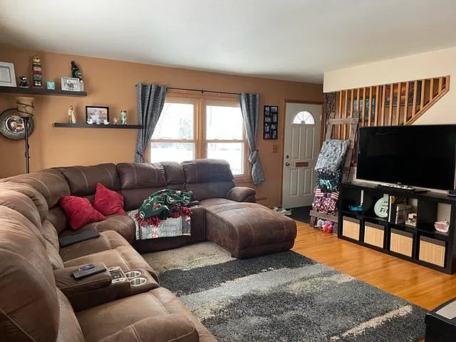 4 bed, 1600 sqft, $2,500 — Photo 3