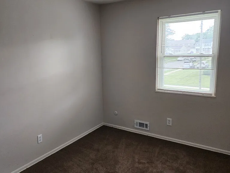 2233 Wadsworth Dr — Photo 2