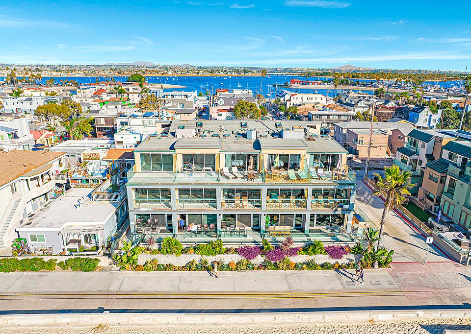 1st image of 3607 Ocean Front Walk #8