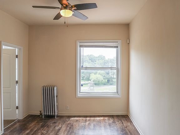 4th image of 1250 W Montrose Ave APT 131