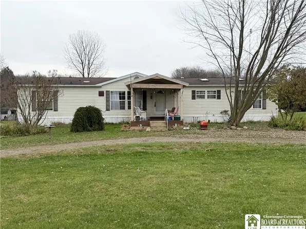 3200 Clymer Sherman Rd, Sherman, NY 14781