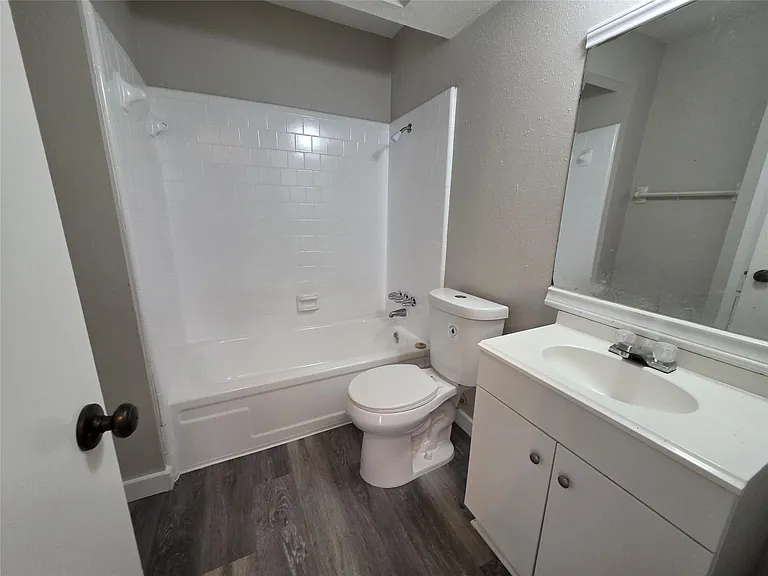 12740 Shannon Hills Dr — Photo 10