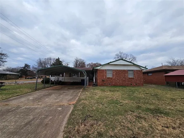 330 Elmwood Dr, Lindsay, OK 73052