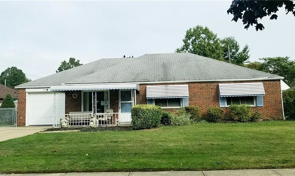 1st image of 721 Sycamore Dr