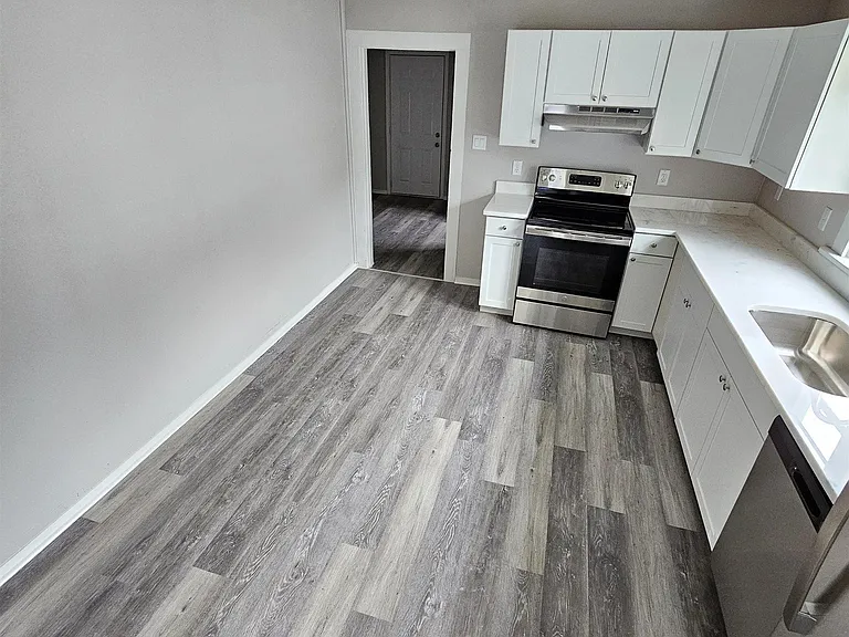 4917 Haywood St — Photo 3