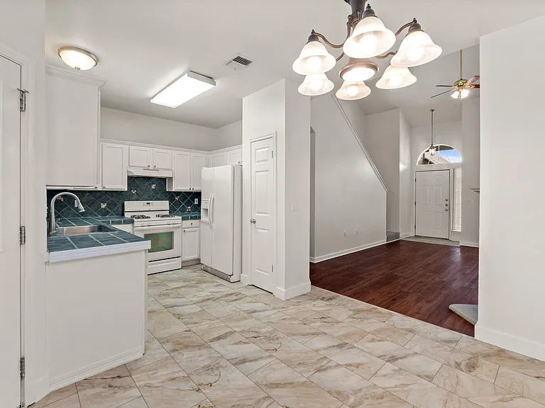 1908 Windy Park Dr — Photo 9
