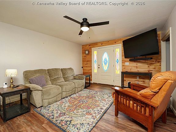 4th image of 239 Irene Cir