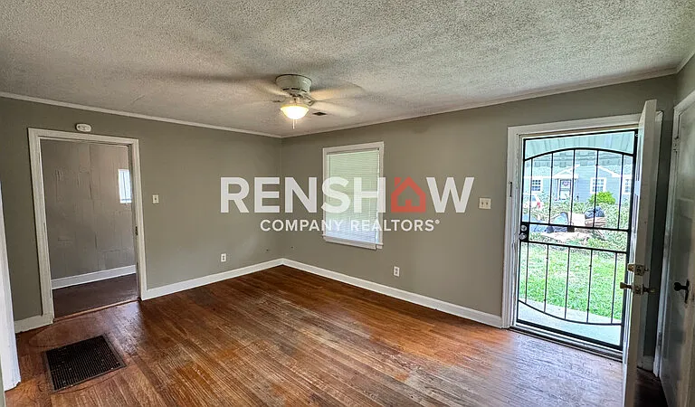 978 Dillworth St — Photo 2