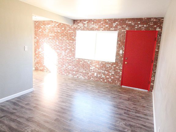 2nd image of 1422 Talmadge St