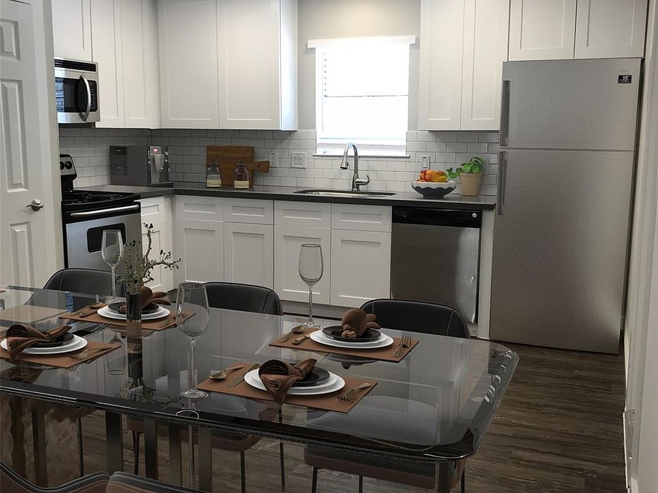 KITCHEN/ DINING