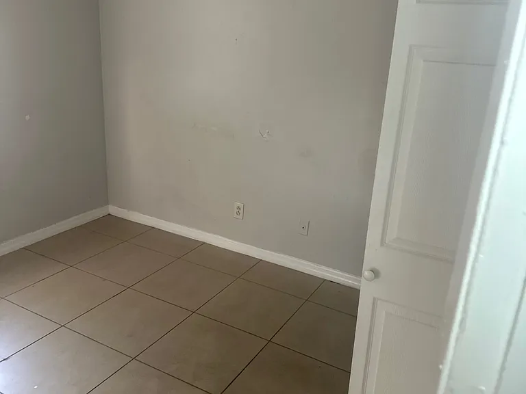1016 Red Oak Cir — Photo 4