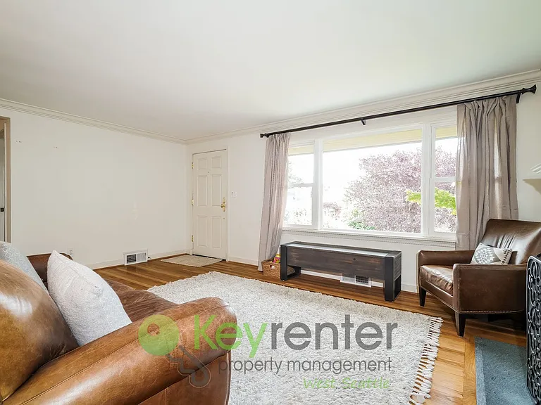4011 48th Ave SW — Photo 4