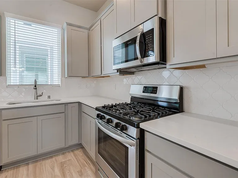 7705 Rainbow Close Ln — Photo 9