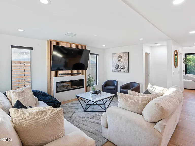 8614 E Highland Ave — Photo 7
