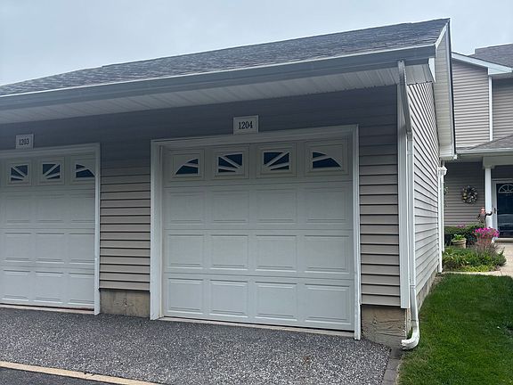 4th image of 1204 Aerie Way