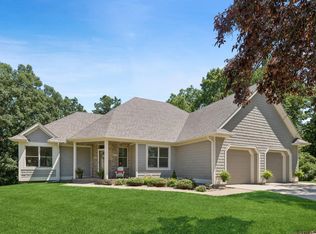 2812 Devon Ln NE, Rochester, MN 55906