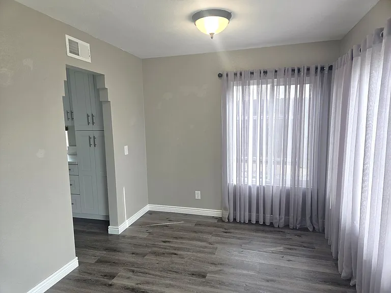 1454 Emerald St — Photo 11