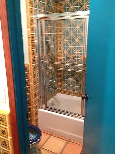 6 bed, 3000 sqft, $1,050 — Photo 2