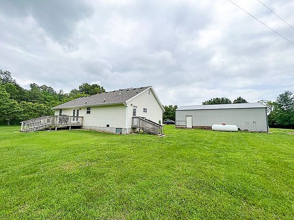 3rd image of 366 Caddo Ln