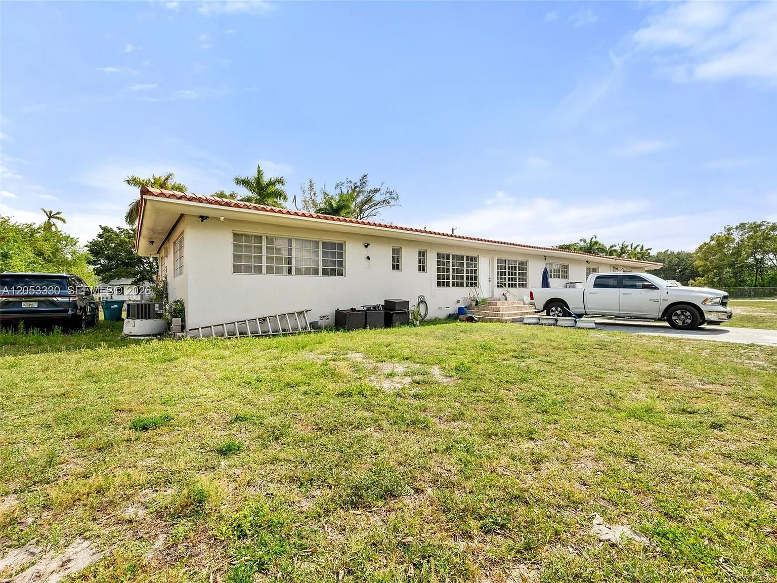 Sunny Isles Inland — Photo 3