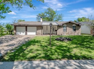 734 W Springdale Ln, Grand Prairie, TX 75052