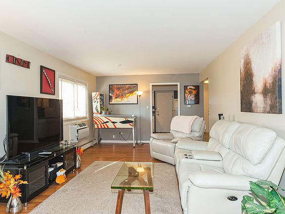 2nd image of 120 Collen Ct Unit 109