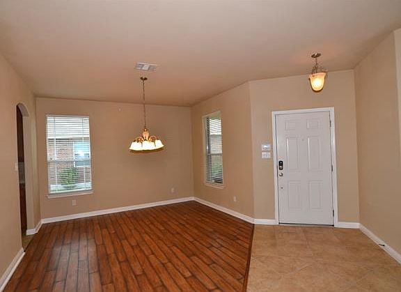 5th image of 924 Dark Horse Ln