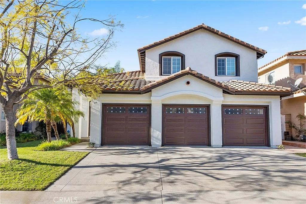 4 bed, 3572 sqft, $5,750 — Photo 1