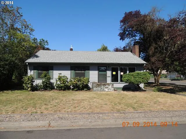 790 Chase St photo 1
