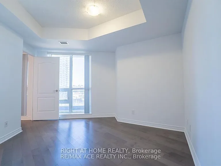 2756 Old Leslie St #922 — Photo 15