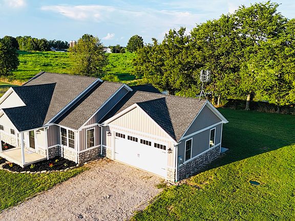 4th image of 211 Foster Ln