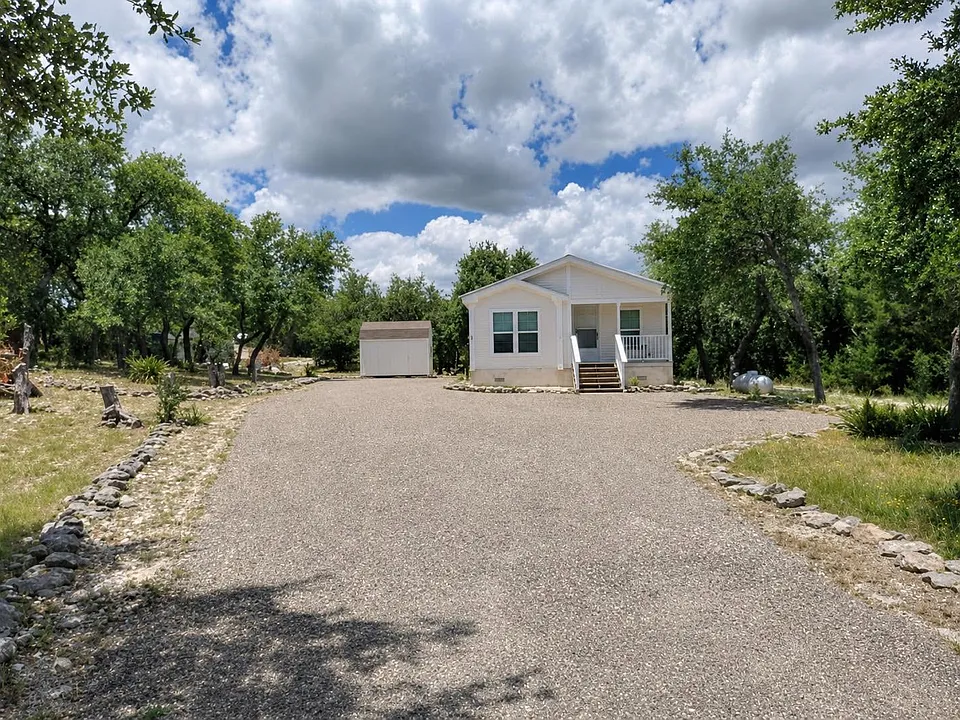 745 Derrick Dr