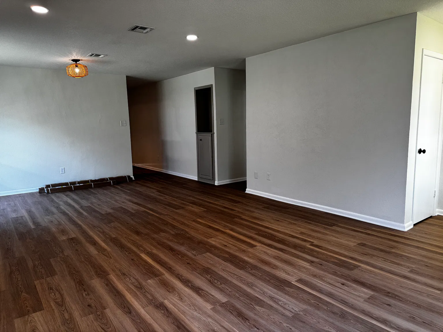 3 bed, 1317 sqft, $1,650 — Photo 4