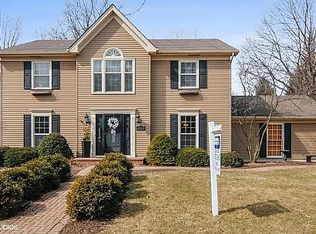 2223 Remington Dr, Naperville, IL 60565