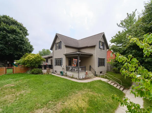 11 Magill St, Manistee, MI 49660