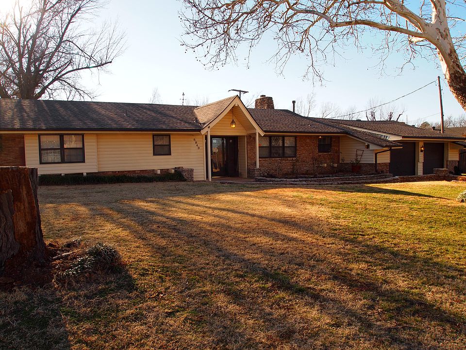 Beautiful home!  Huge lot!