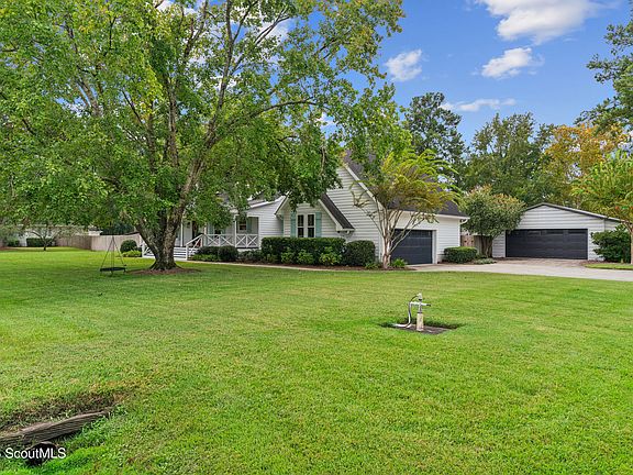 5th image of 74 Burgess Cir