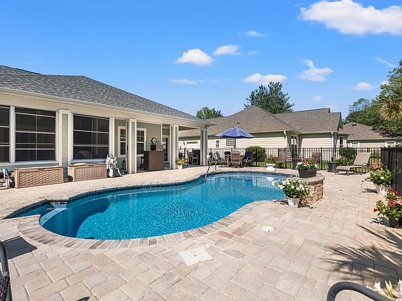 2nd image of 961 Foxtail Dr.