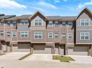 278 S Slopeside Dr, Fayetteville, AR 72704