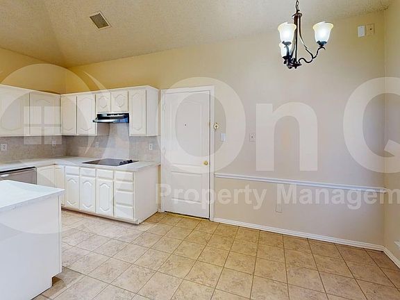5th image of 705 Pine Lakes Dr