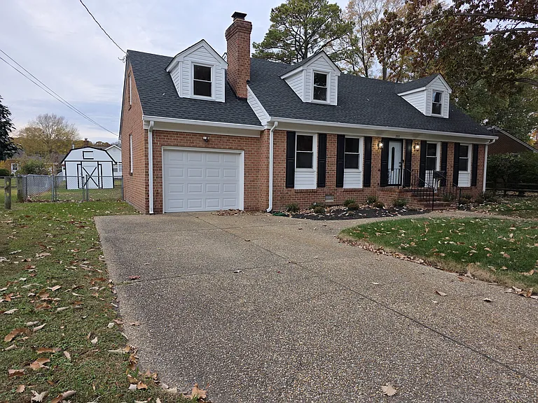202 Ward Dr — Photo 3