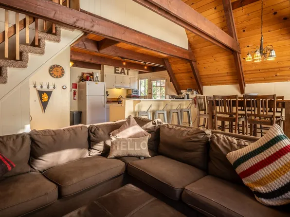 267 Snow Flake Dr, Arnold, CA 95223