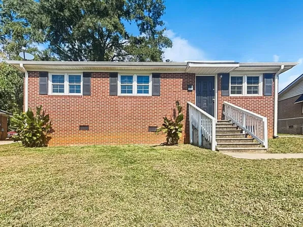 121 Norris Ct, Spartanburg, SC 29306