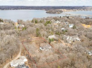 17945 Breezy Point Rd, Wayzata, MN 55391