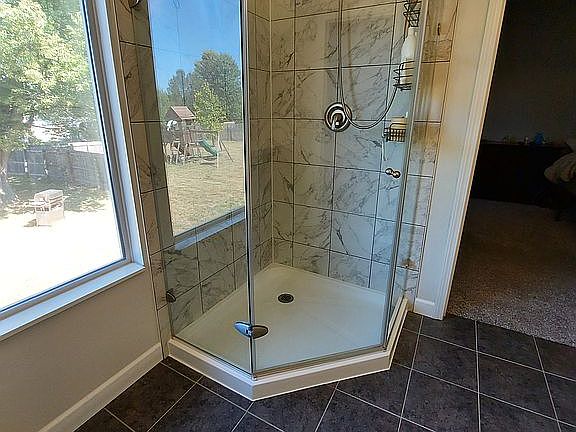 4th image of 2612 SE Winchester Dr