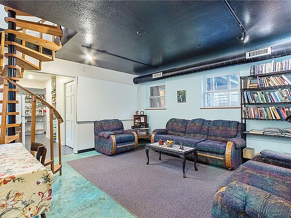 2nd image of 405 N Mashburn Ave